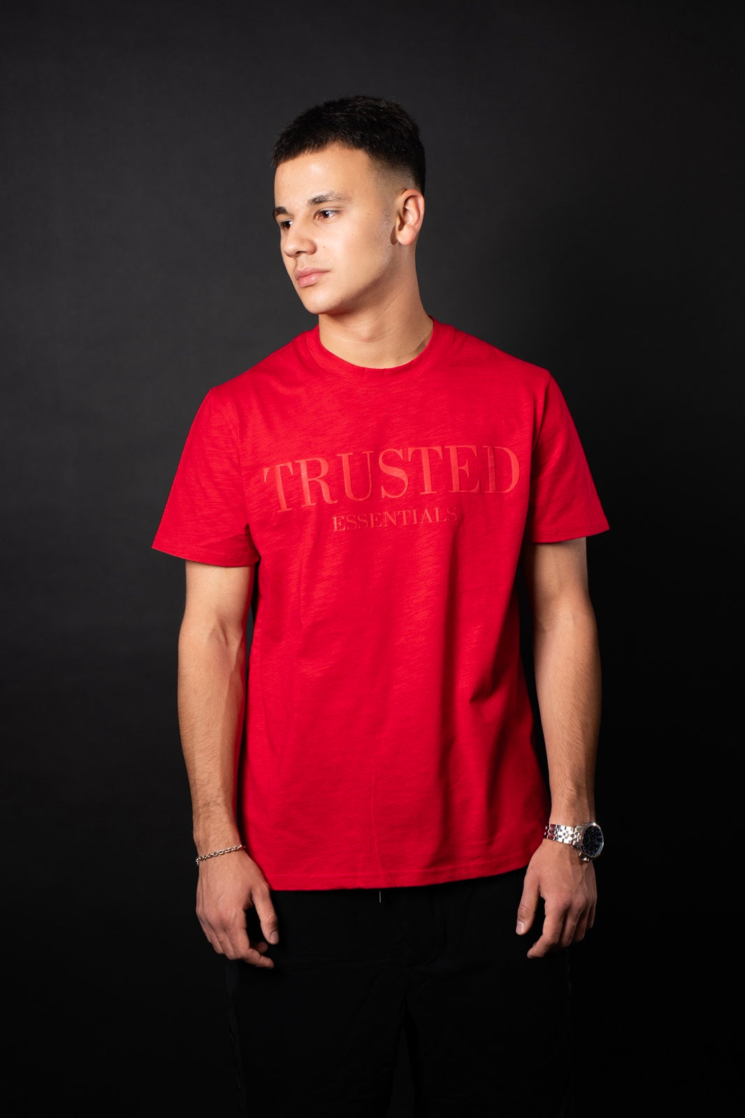 ESSENTIALS RED TEE